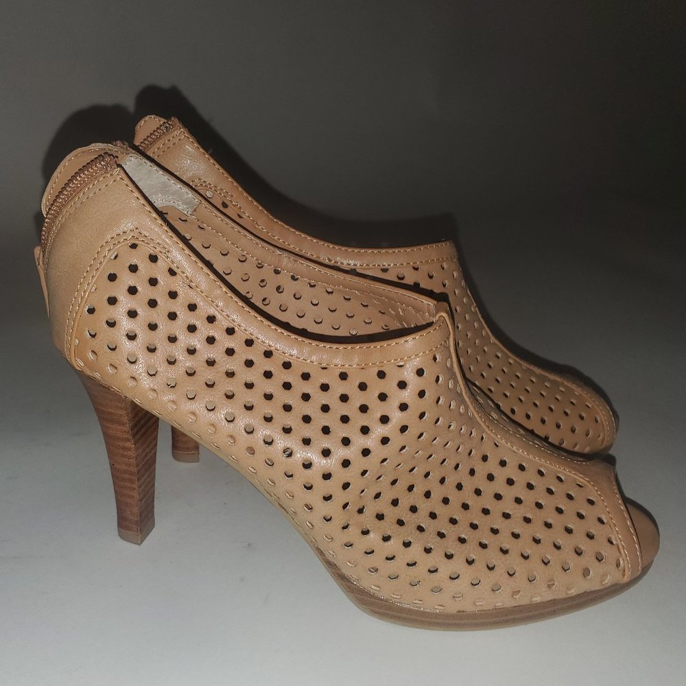 Tan sandal heels